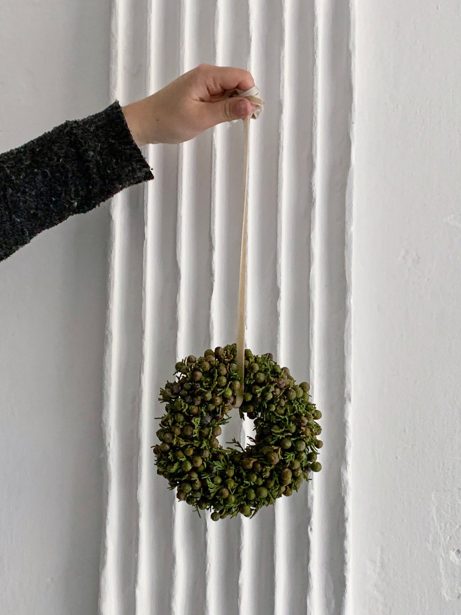 Small Green Juniper Wreath 14 cm dia.